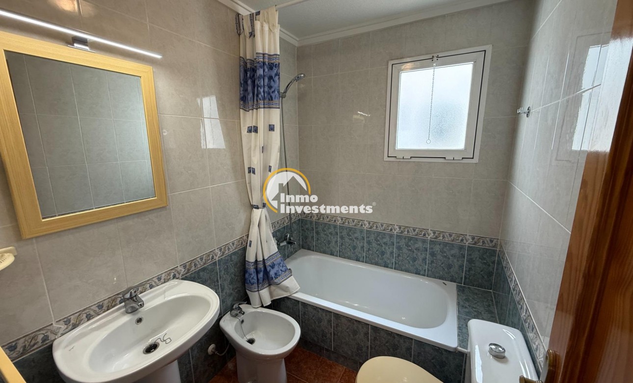 Resale - Apartment - Torrevieja - Torrevieja Centre