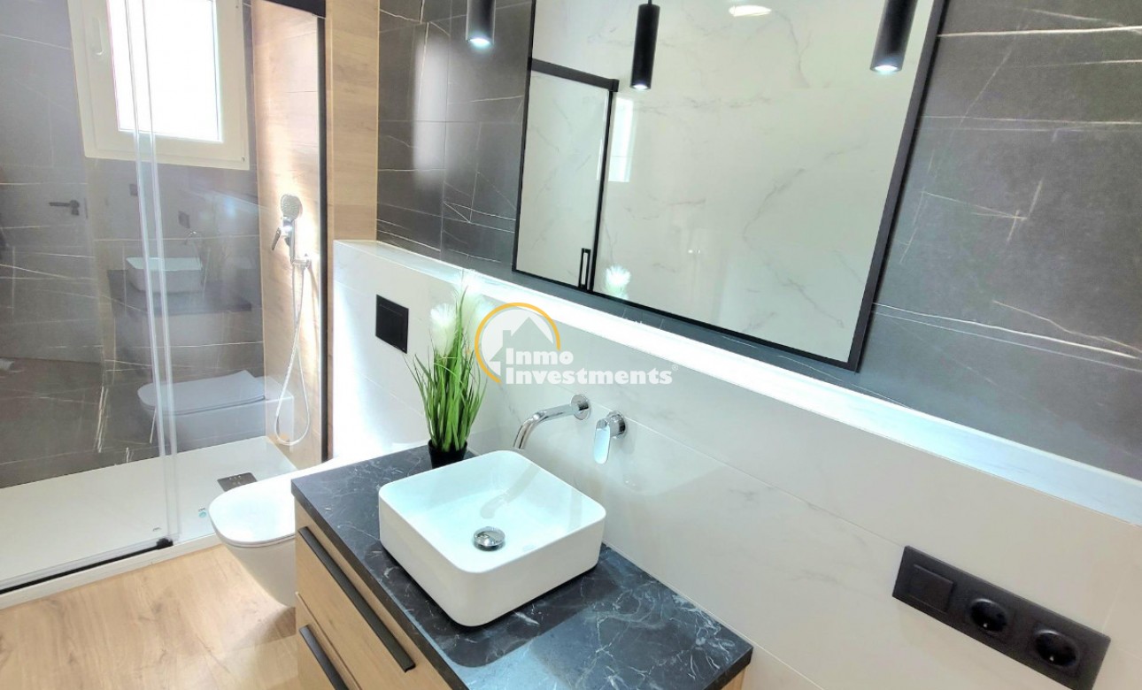 Resale - Apartment - Torrevieja - Beach