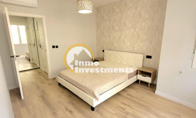 Resale - Apartment - Torrevieja - Beach