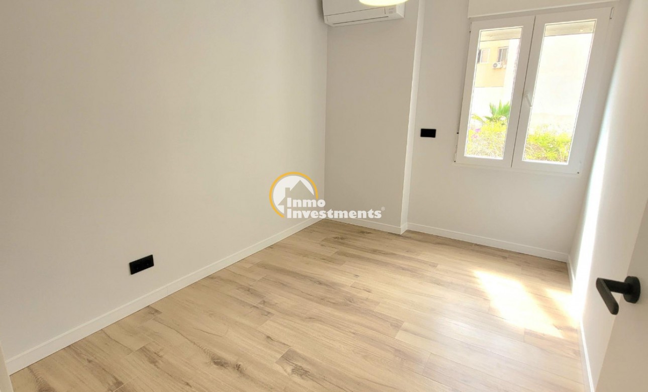 Resale - Apartment - Torrevieja - Beach