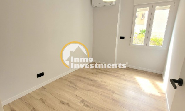 Resale - Apartment - Torrevieja - Beach