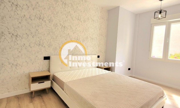 Resale - Apartment - Torrevieja - Beach