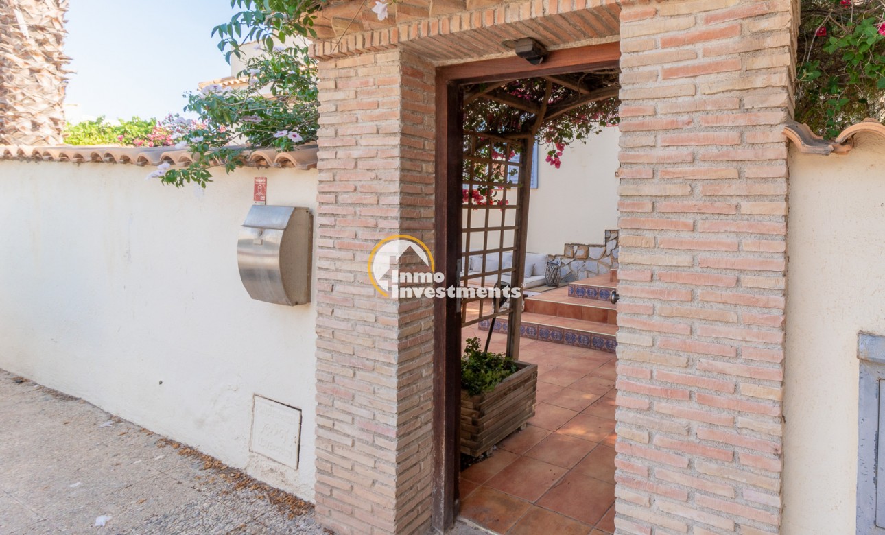 Gebrauchtimmobilien - Villa - La Zenia - Strandseite