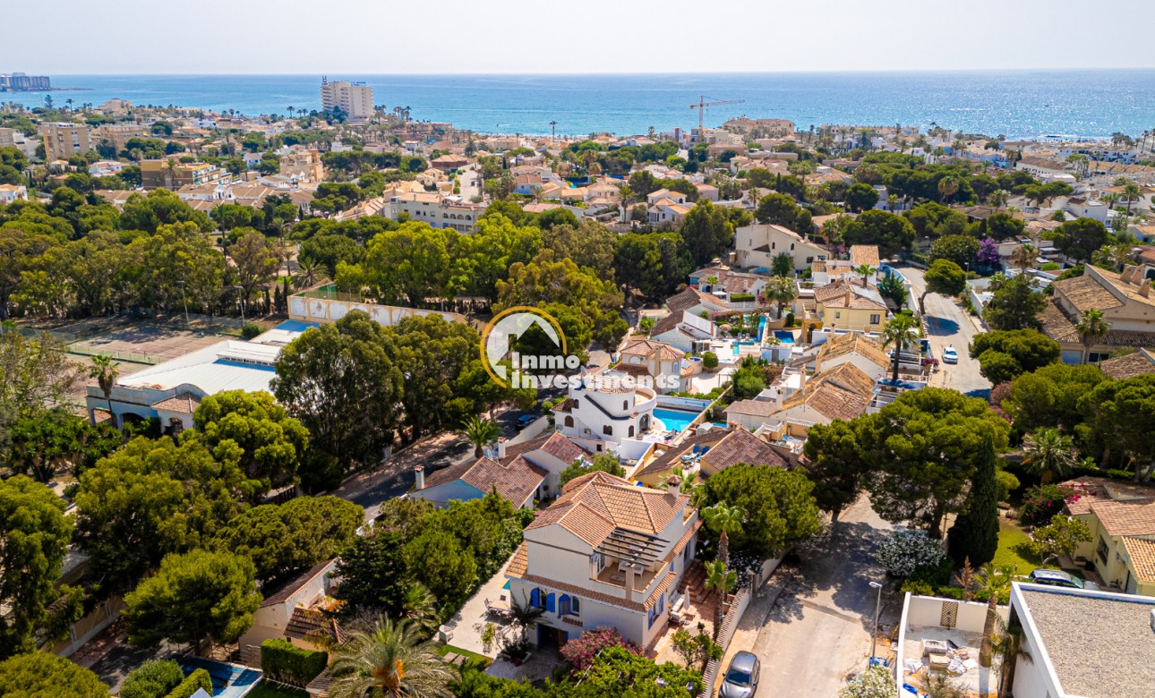 Gebrauchtimmobilien - Villa - La Zenia - Strandseite