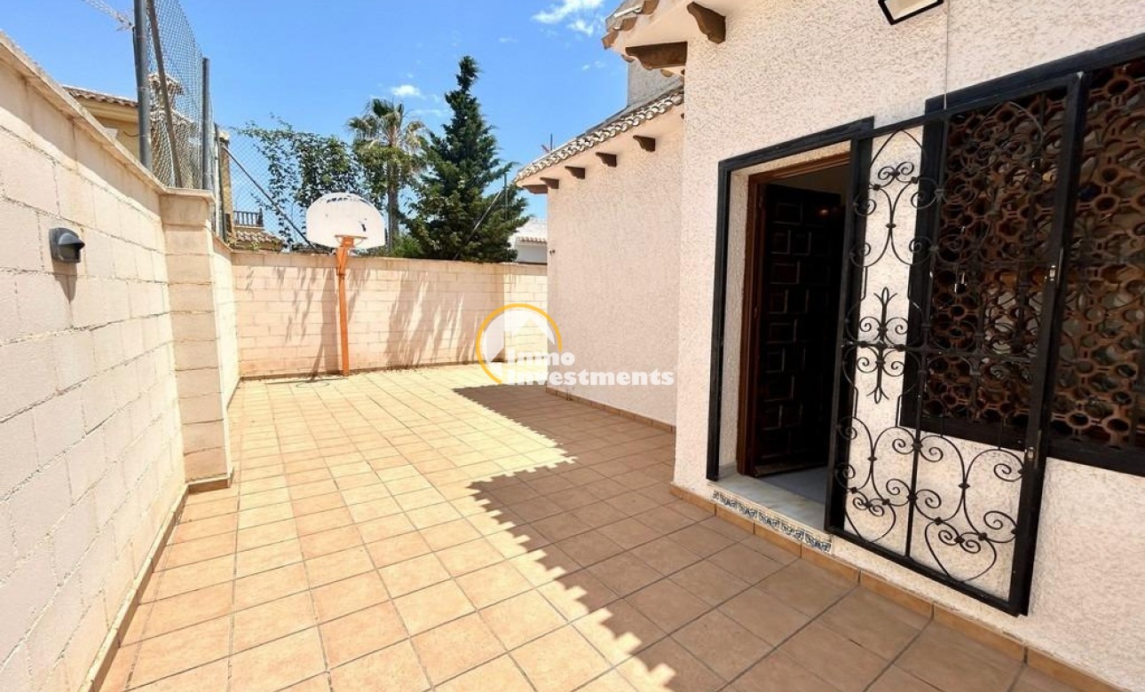 Gebrauchtimmobilien - Villa - La Zenia - Strandseite
