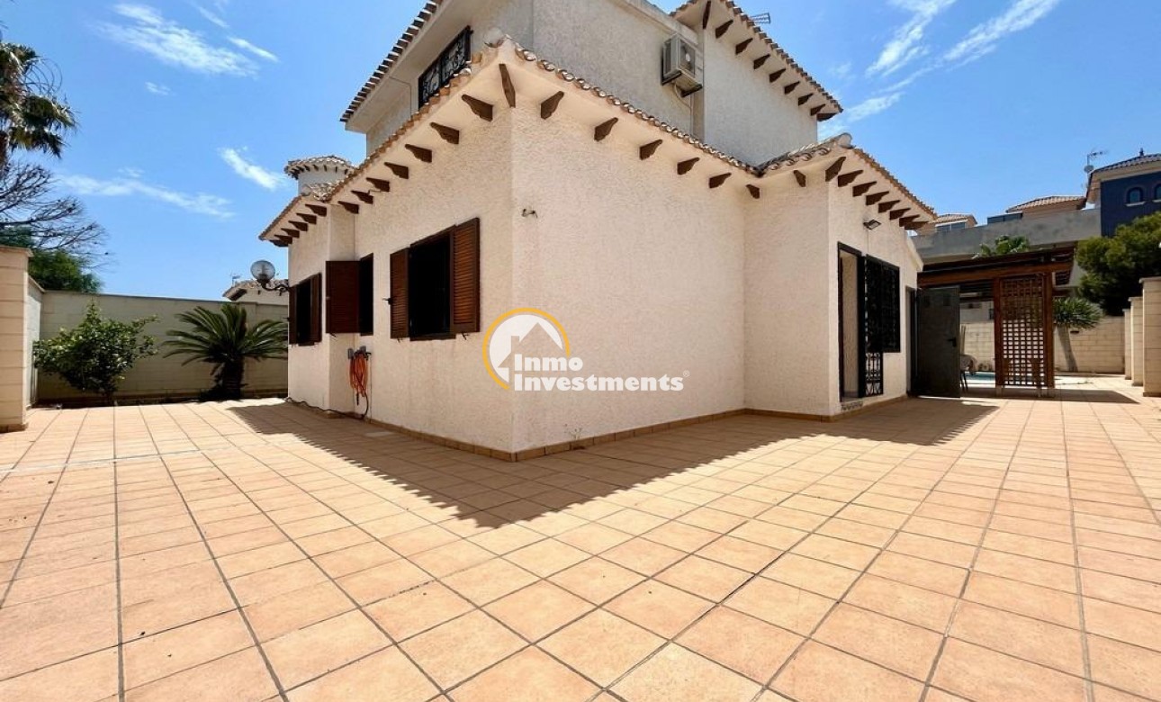 Gebrauchtimmobilien - Villa - La Zenia - Strandseite