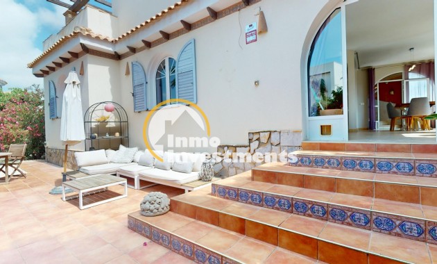 Resale - Villa - Orihuela Costa - La Zenia