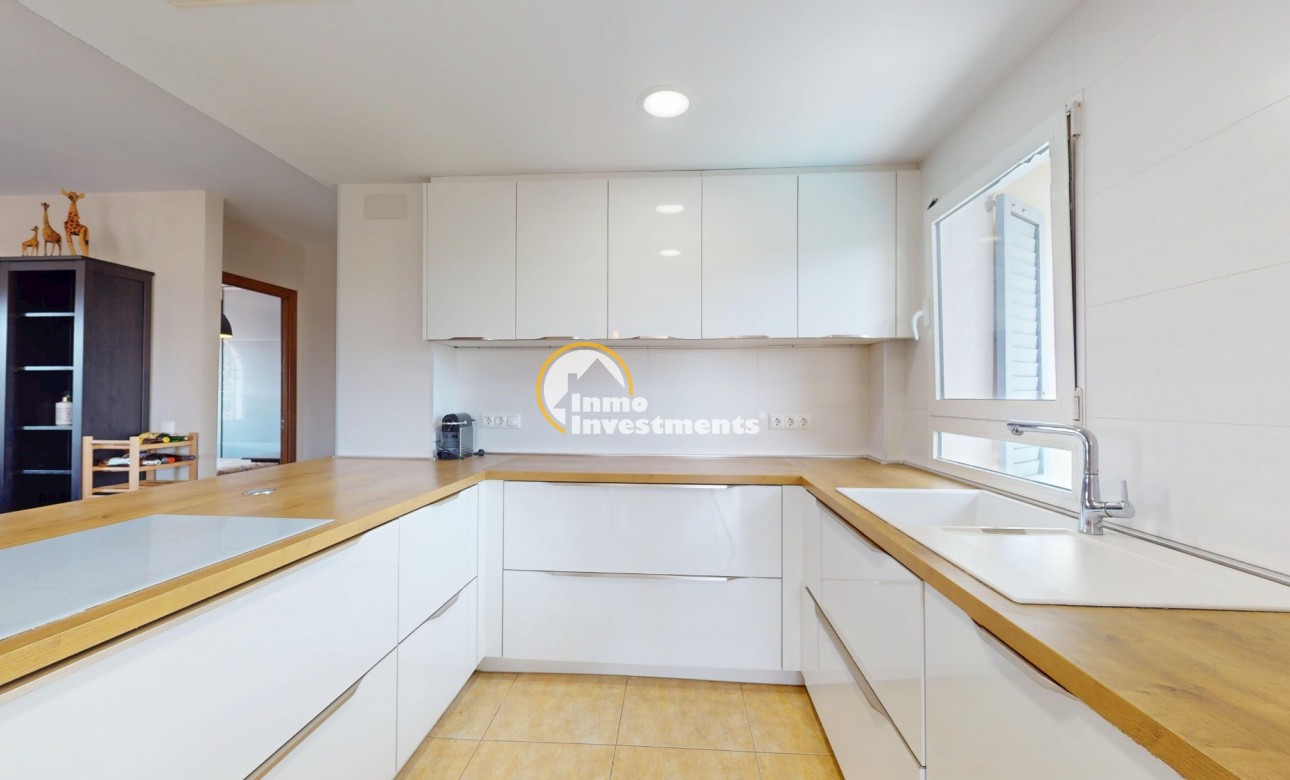 Resale - Villa - Orihuela Costa - La Zenia