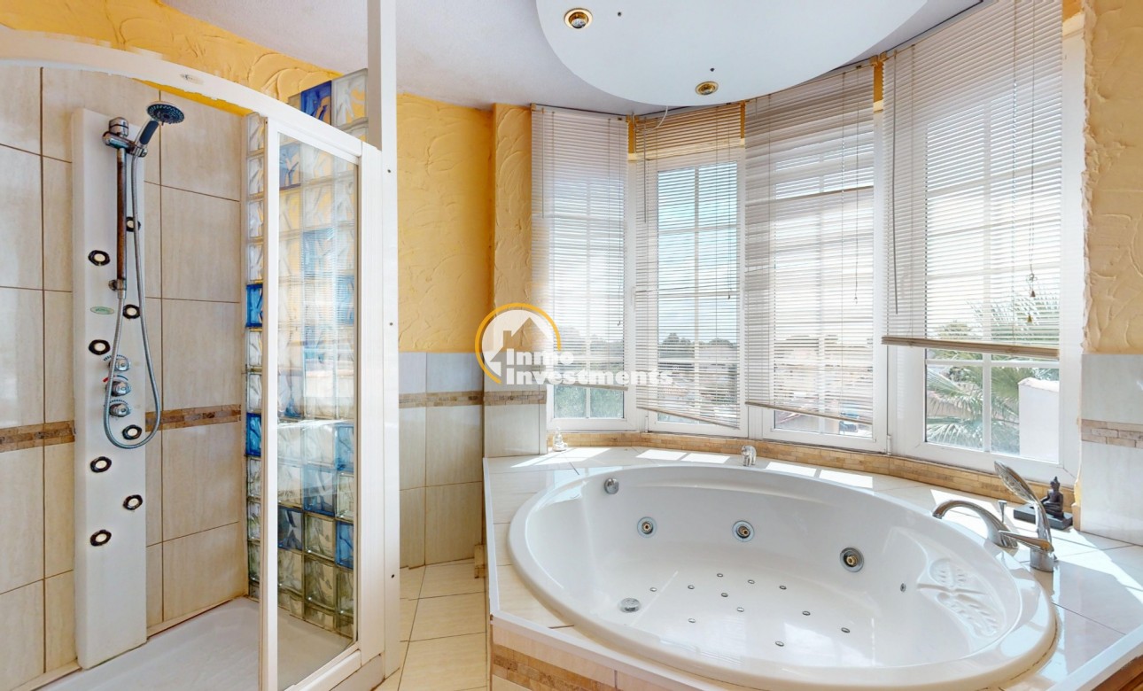 Resale - Villa - Orihuela Costa - La Zenia