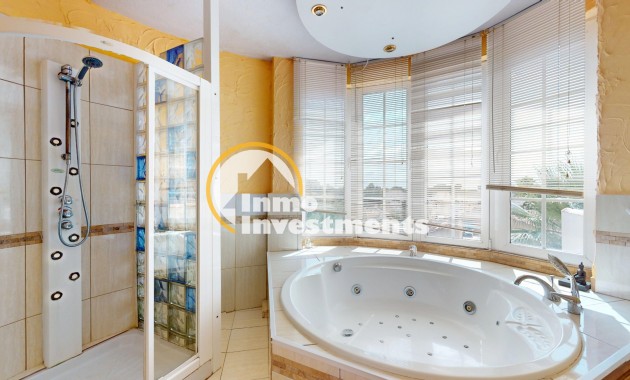 Resale - Villa - Orihuela Costa - La Zenia