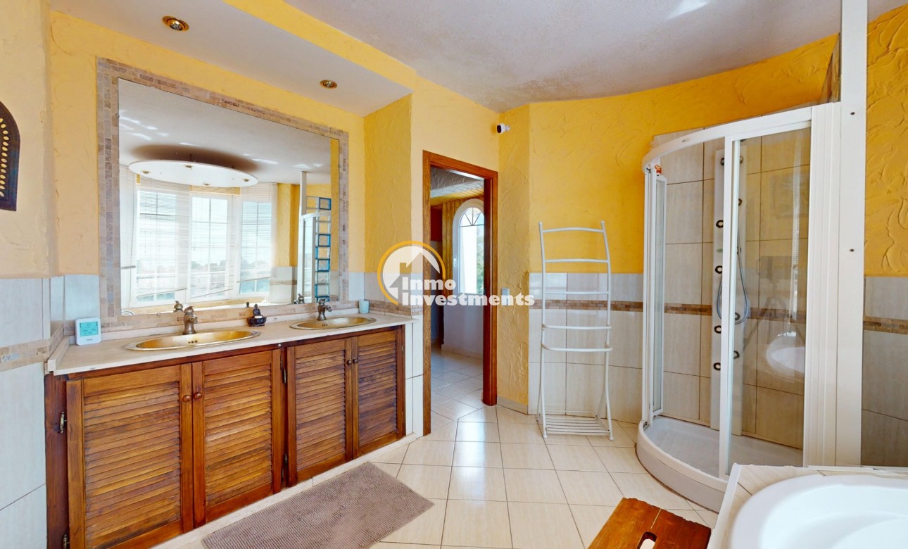 Resale - Villa - Orihuela Costa - La Zenia