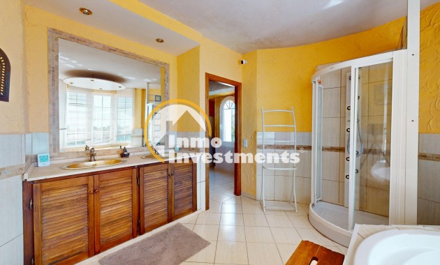 Resale - Villa - Orihuela Costa - La Zenia