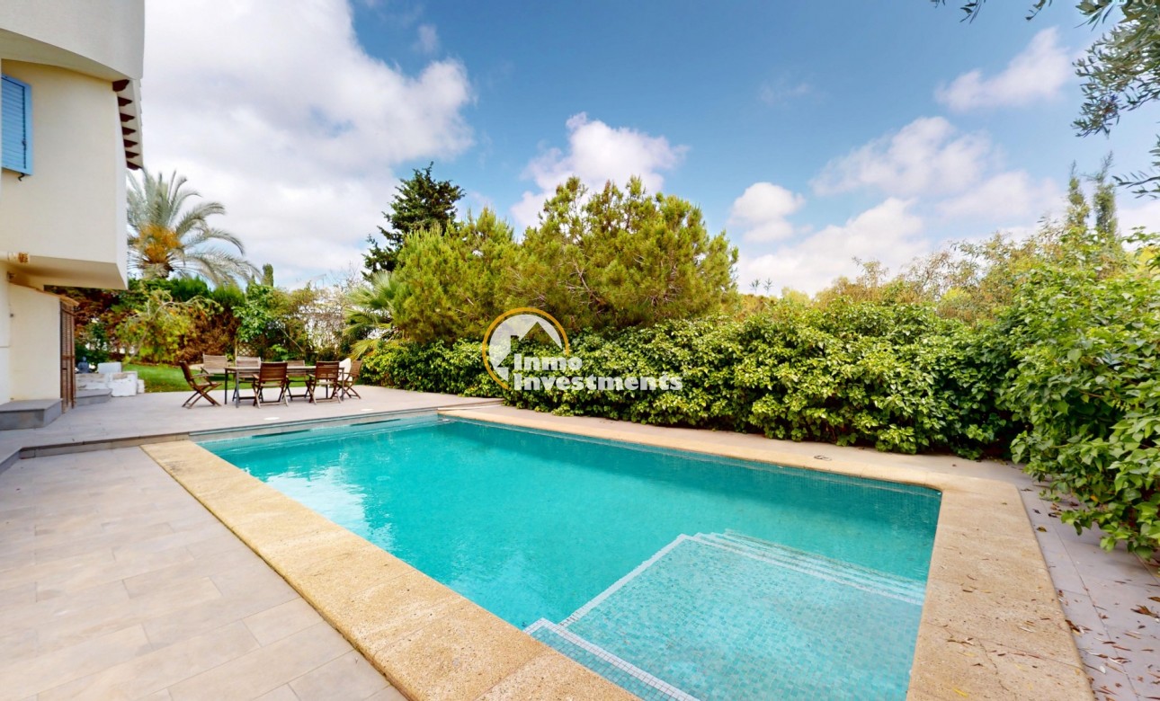 Resale - Villa - Orihuela Costa - La Zenia