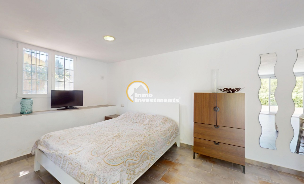 Resale - Villa - Orihuela Costa - La Zenia