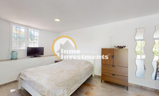 Resale - Villa - Orihuela Costa - La Zenia