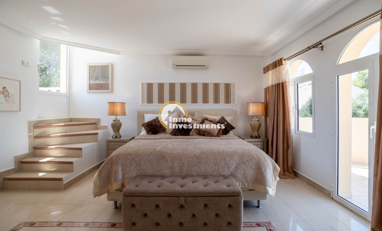 Resale - Villa - San Miguel de Salinas - Las Communicaciones