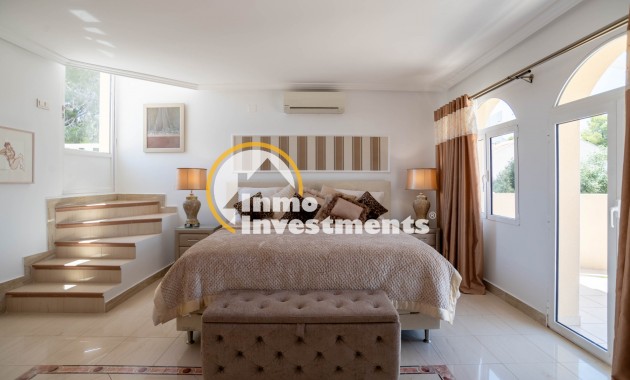 Resale - Villa - San Miguel de Salinas - Las Communicaciones