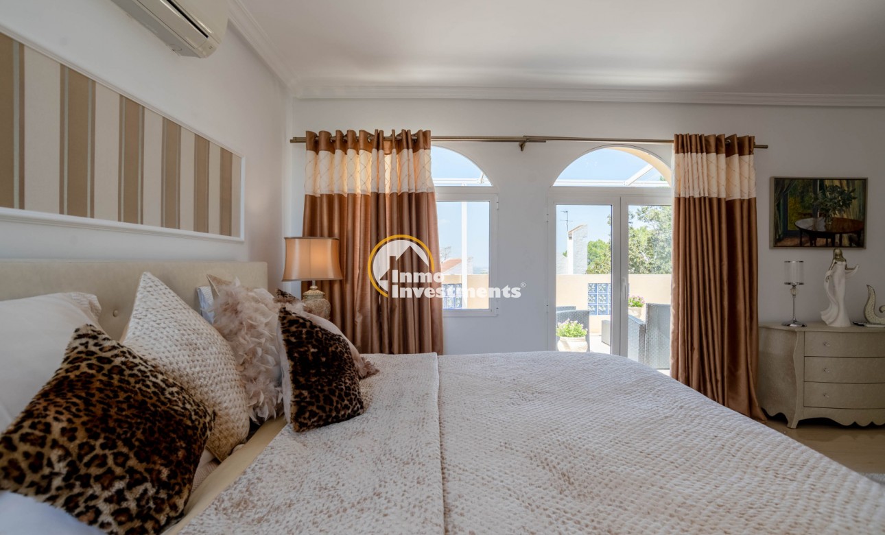 Resale - Villa - San Miguel de Salinas - Las Communicaciones