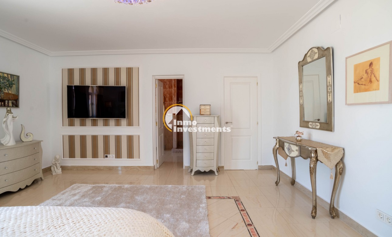 Resale - Villa - San Miguel de Salinas - Las Communicaciones