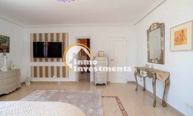 Resale - Villa - San Miguel de Salinas - Las Communicaciones