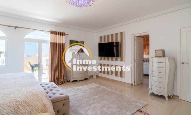 Resale - Villa - San Miguel de Salinas - Las Communicaciones