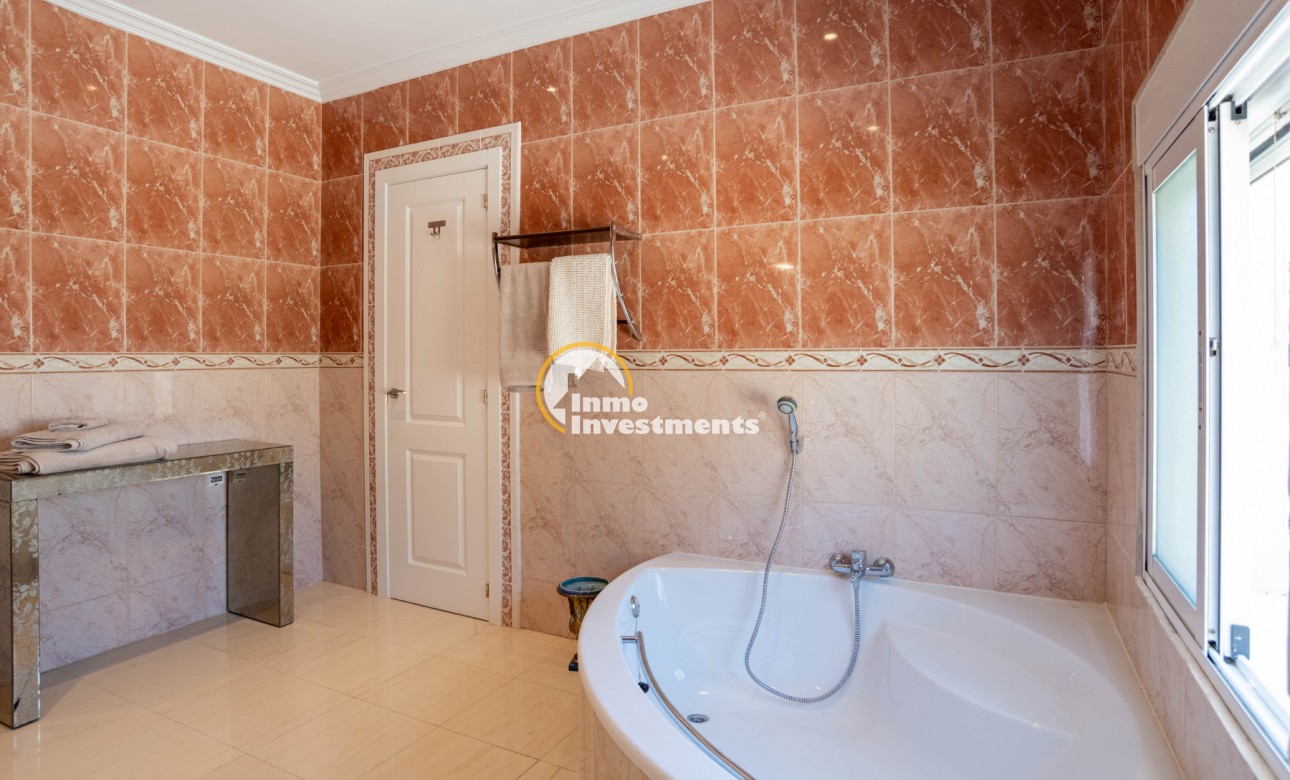 Resale - Villa - San Miguel de Salinas - Las Communicaciones