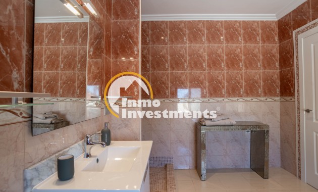 Resale - Villa - San Miguel de Salinas - Las Communicaciones