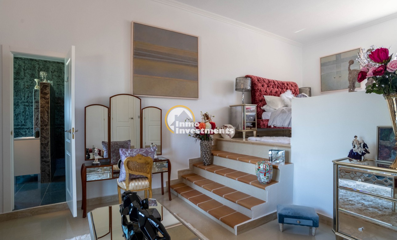 Resale - Villa - San Miguel de Salinas - Las Communicaciones