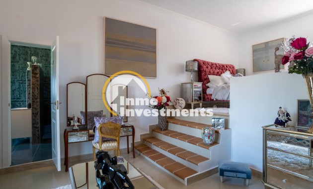 Resale - Villa - San Miguel de Salinas - Las Communicaciones