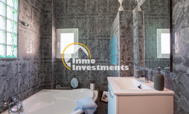 Resale - Villa - San Miguel de Salinas - Las Communicaciones