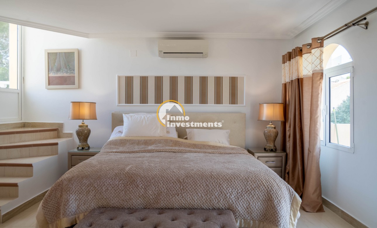 Resale - Villa - San Miguel de Salinas - Las Communicaciones