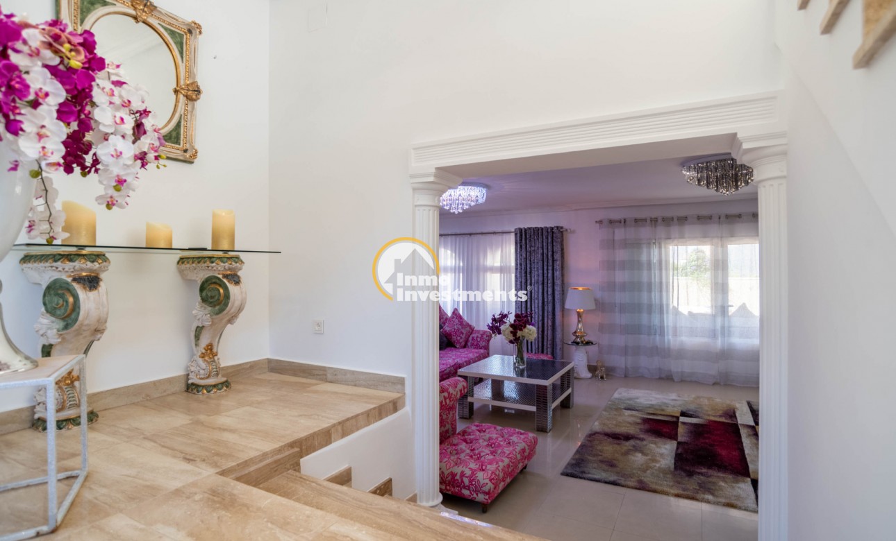 Resale - Villa - San Miguel de Salinas - Las Communicaciones