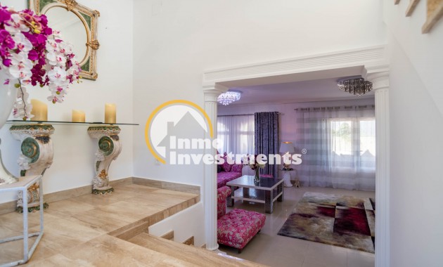 Resale - Villa - San Miguel de Salinas - Las Communicaciones