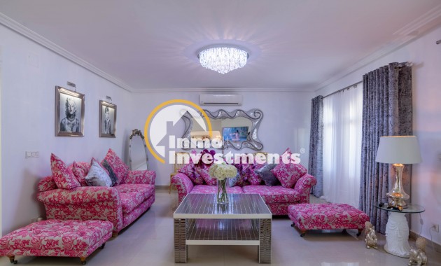 Resale - Villa - San Miguel de Salinas - Las Communicaciones