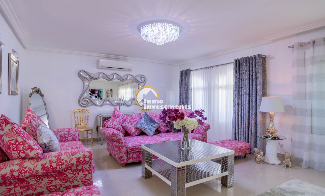 Resale - Villa - San Miguel de Salinas - Las Communicaciones