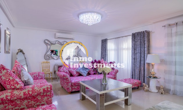 Resale - Villa - San Miguel de Salinas - Las Communicaciones