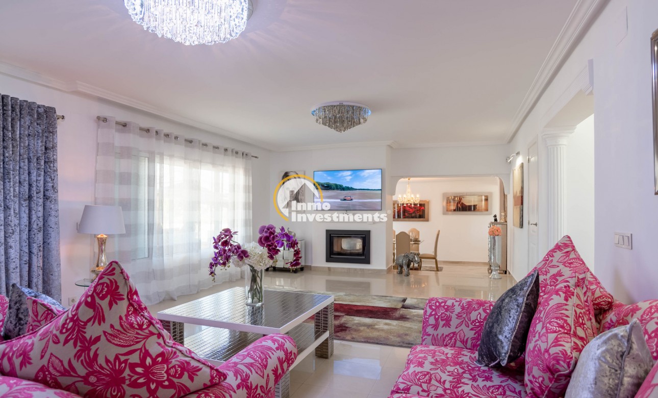 Resale - Villa - San Miguel de Salinas - Las Communicaciones