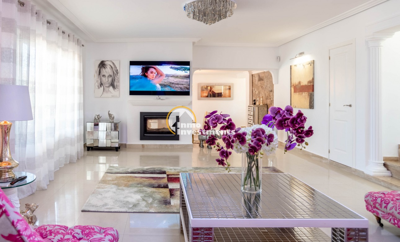 Resale - Villa - San Miguel de Salinas - Las Communicaciones