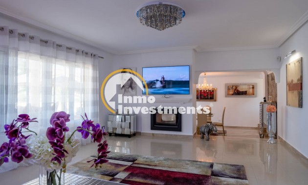 Resale - Villa - San Miguel de Salinas - Las Communicaciones