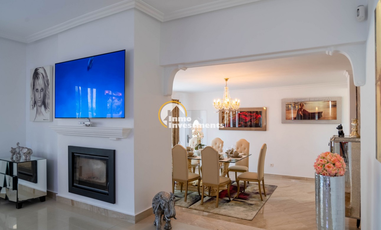 Resale - Villa - San Miguel de Salinas - Las Communicaciones