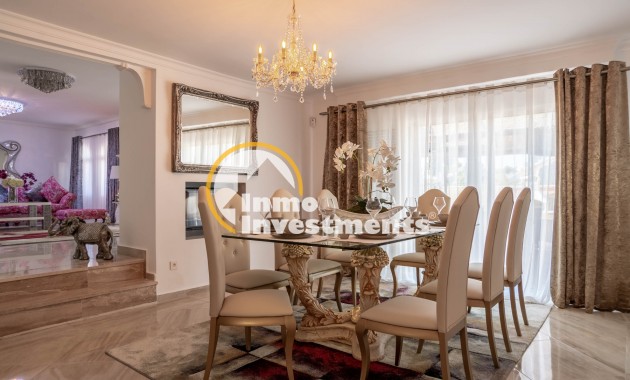 Resale - Villa - San Miguel de Salinas - Las Communicaciones