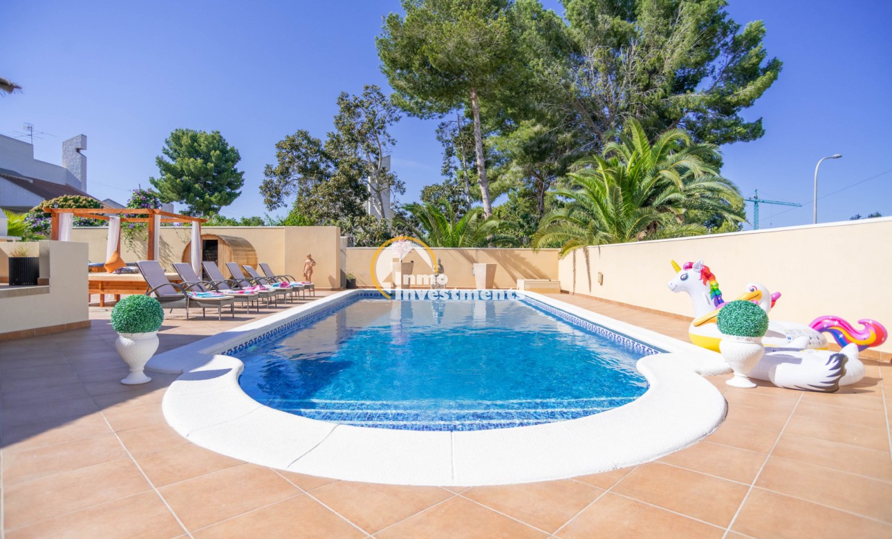 Resale - Villa - San Miguel de Salinas - Las Communicaciones