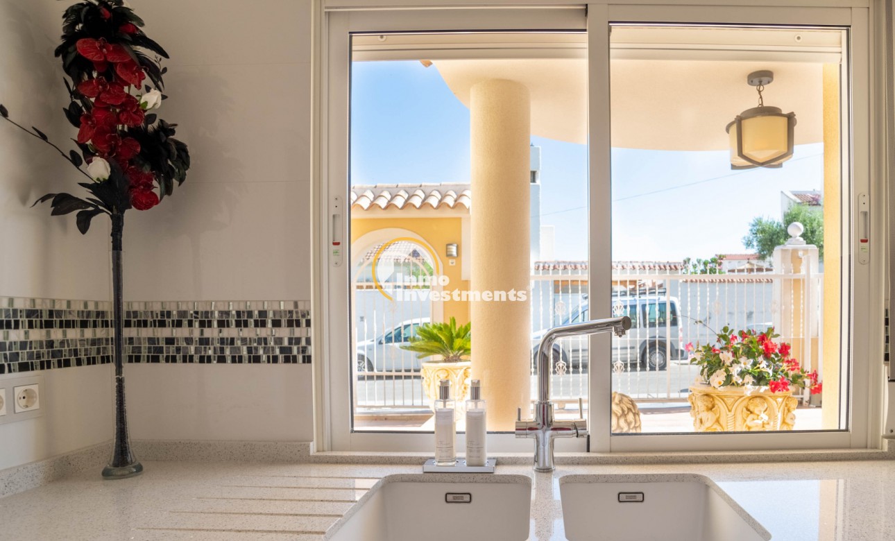 Resale - Villa - San Miguel de Salinas - Las Communicaciones