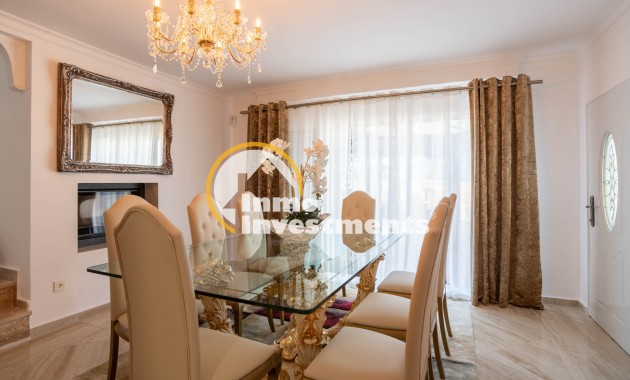 Resale - Villa - San Miguel de Salinas - Las Communicaciones