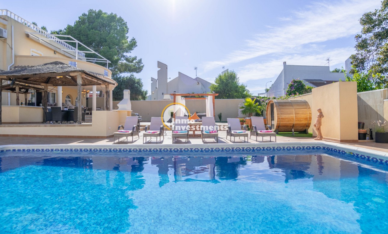 Resale - Villa - San Miguel de Salinas - Las Communicaciones