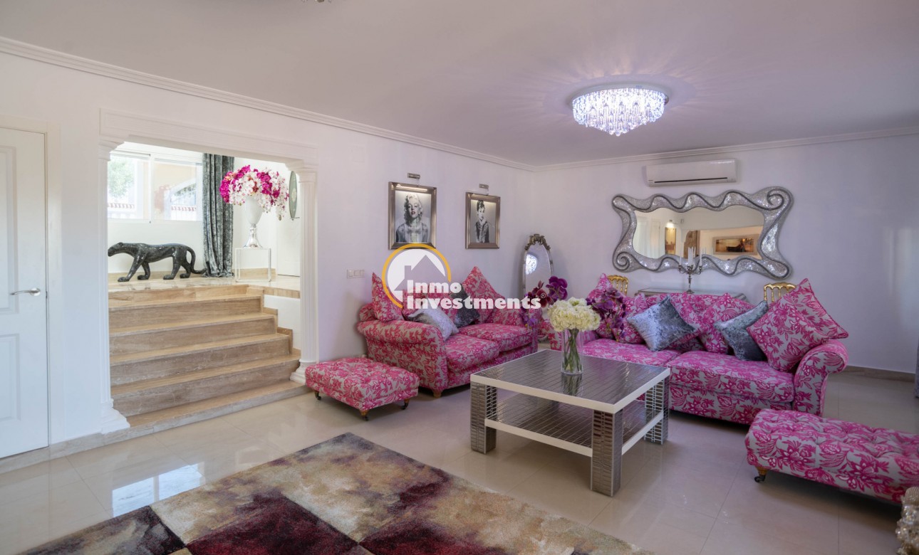 Resale - Villa - San Miguel de Salinas - Las Communicaciones