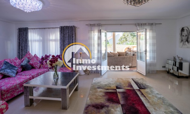 Resale - Villa - San Miguel de Salinas - Las Communicaciones