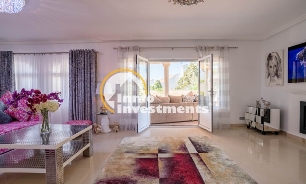 Resale - Villa - San Miguel de Salinas - Las Communicaciones