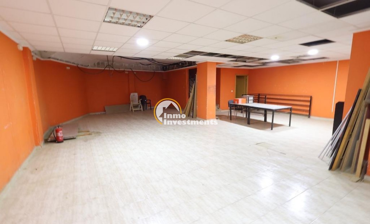 Resale - Commercial - Torrevieja - Estacion de autobuses