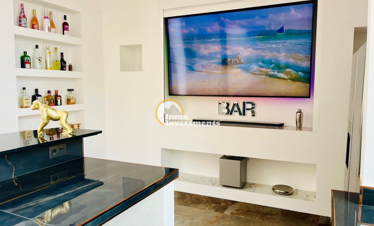 Resale - Villa - San Miguel de Salinas - Las Communicaciones